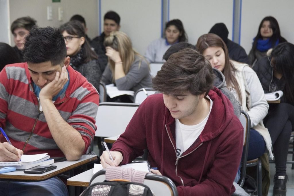 La ciencia y el Derecho se combinan en una jornada académica en la UNLaM