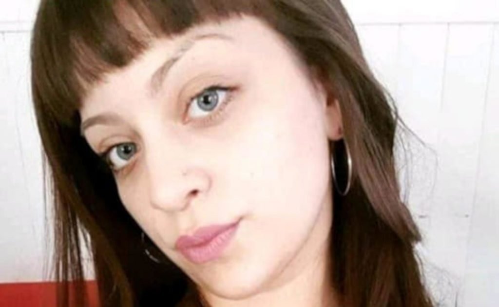 Balearon a una chica cuando estaba con sus amigas 