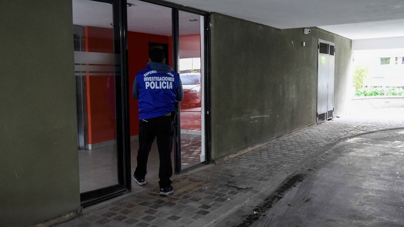 Los acusan por sacarle casi un millón a un abuelo de 94