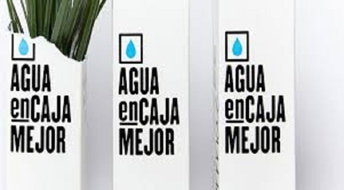 Agua en cartón Agua en cartón