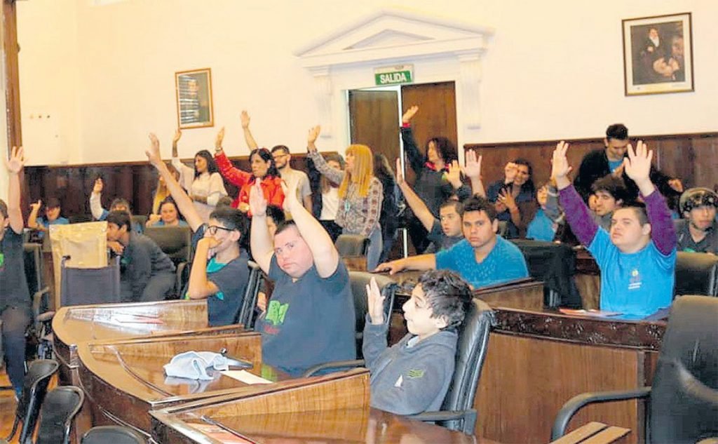 Morón: chicos con capacidades diferentes, en el Concejo Deliberante