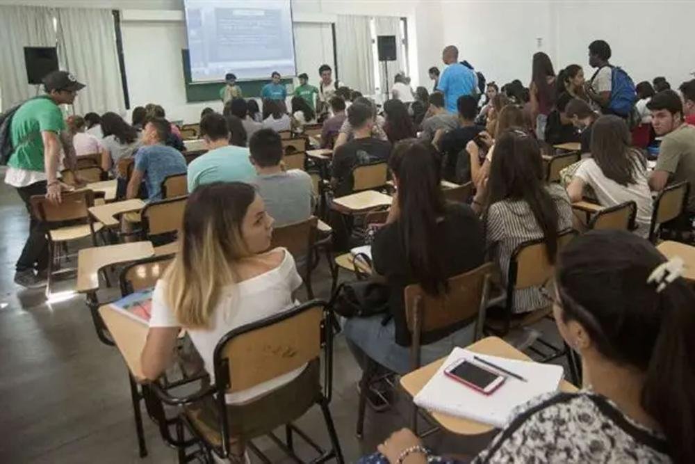 La Plata: renunció un profesor de la facultad de Medicina por el ingreso irrestricto