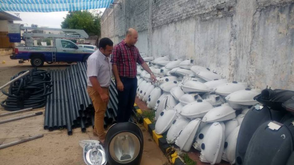 Luminarias donadas: el Municipio de Hurlingham desmintió estar cometiendo un delito y explicó el procedimiento