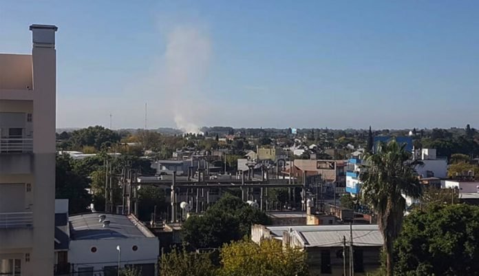Fuego en Hurlingham pegado a Autopista del Oeste