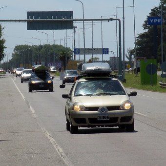 Desde la medianoche suben los peajes de la autopista a La Plata y la Ruta 2: cuánto saldrá llegar a Mar del Plata