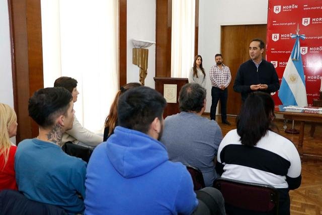 Tagliaferro destacó a los empleados municipales que cursan el Plan FINES