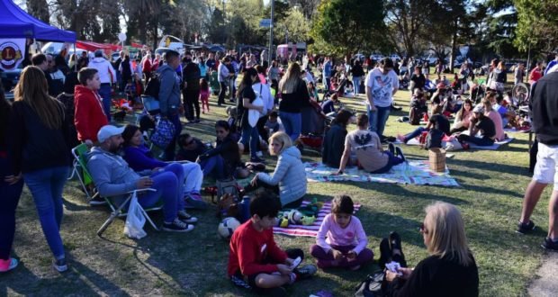 Másde 10 mil vecinos festejaron el Día de la Primavera en Morón
