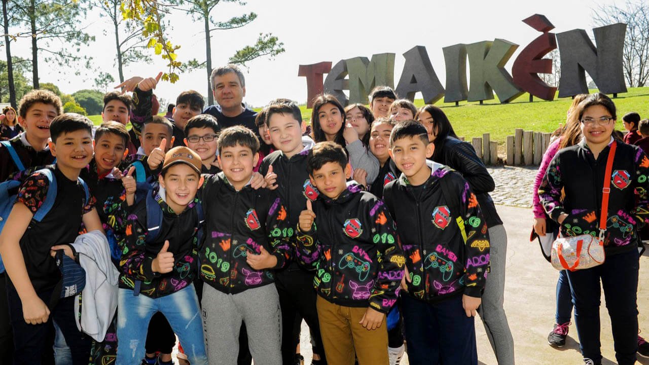 Hurlingham: Alumnos en Temaikén con Zabaleta