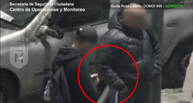 Dos malvivientes, uno de los cuales tenía pedido de captura, fueron detenidos por venta de drogas en Castelar Norte