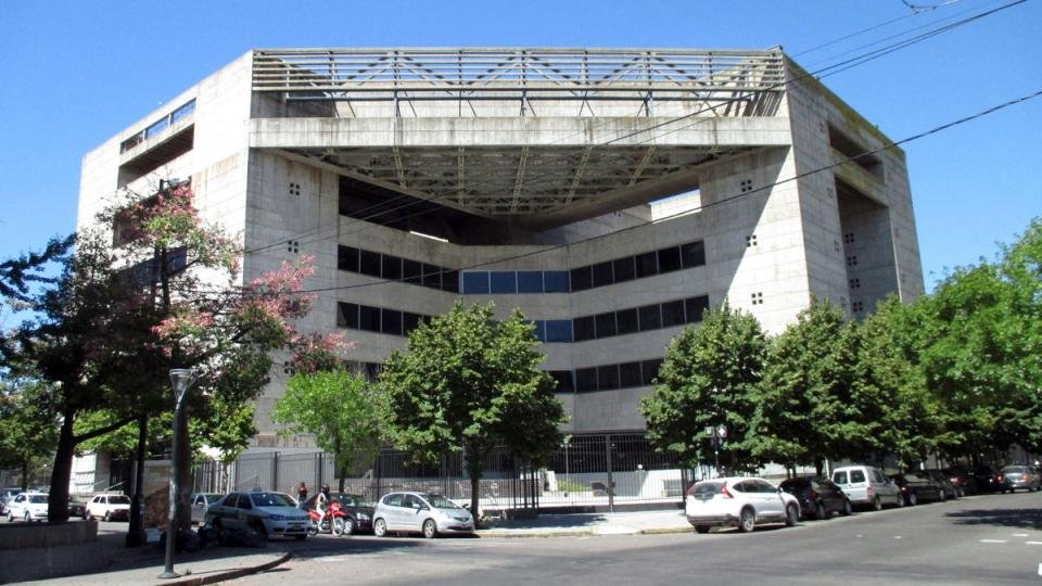 Telón cerrado en el Teatro Argentino de La Plata