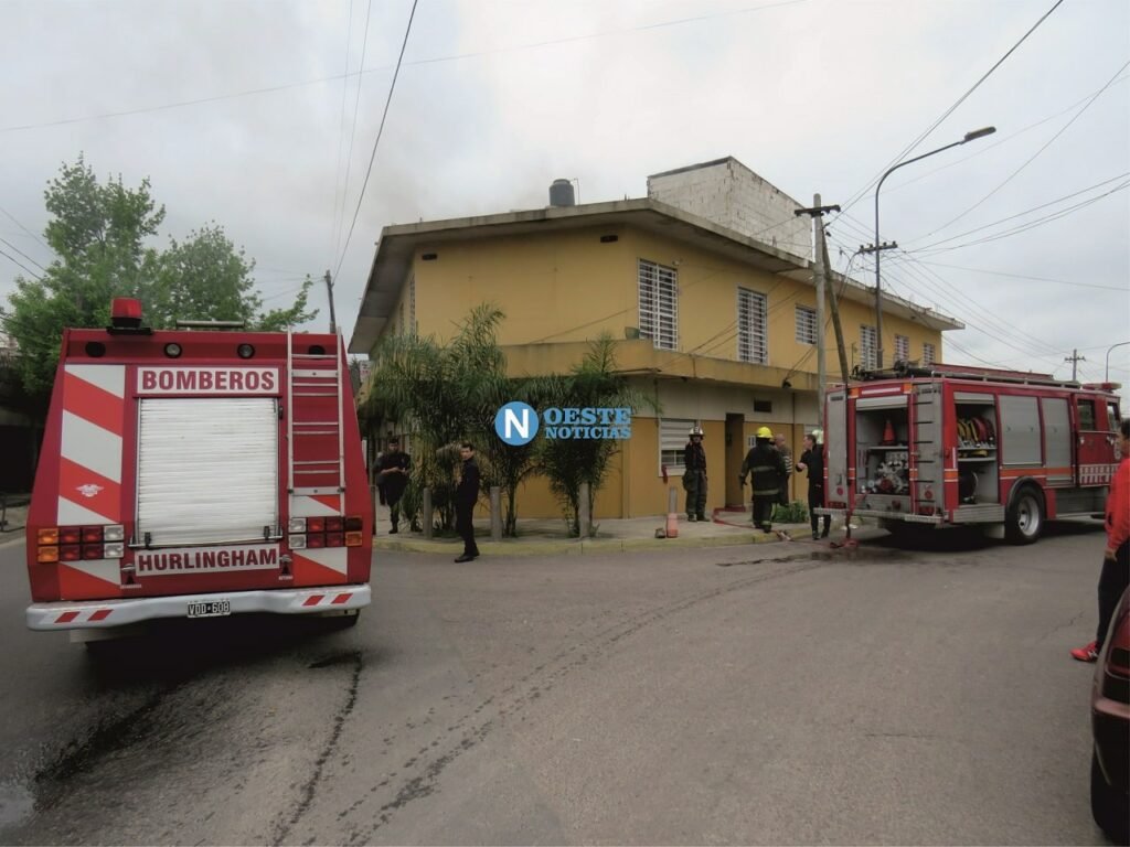Hurlingham: Impresionante incendio en una casa de Villa Tesei
