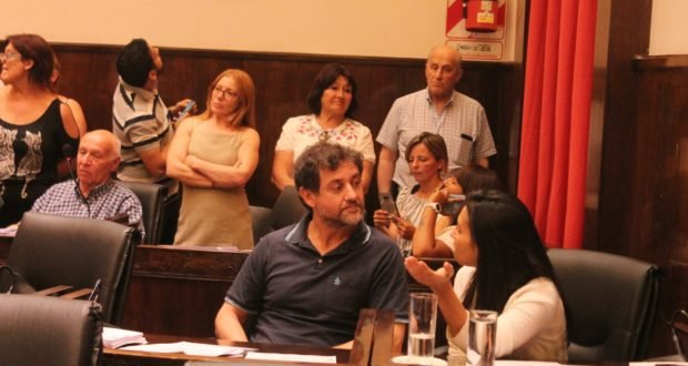 La última sesión ordinaria del HCD de Morón terminó en escándalo, por el regreso del busto de Néstor a la Plaza