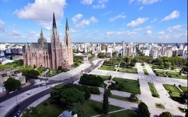 De La Plata al mundo: Un millón de visitantes al año, el plan para promocionar el turismo en la capital de la Provincia