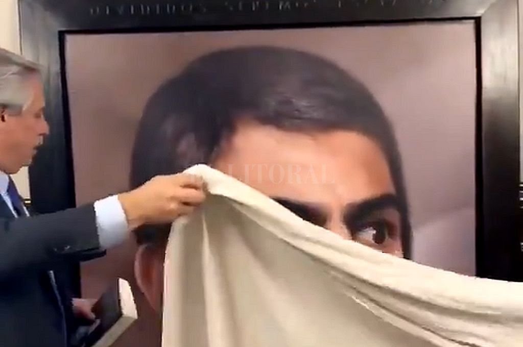Alberto Fernández recibió un retrato digital del Gral. José de San Martín