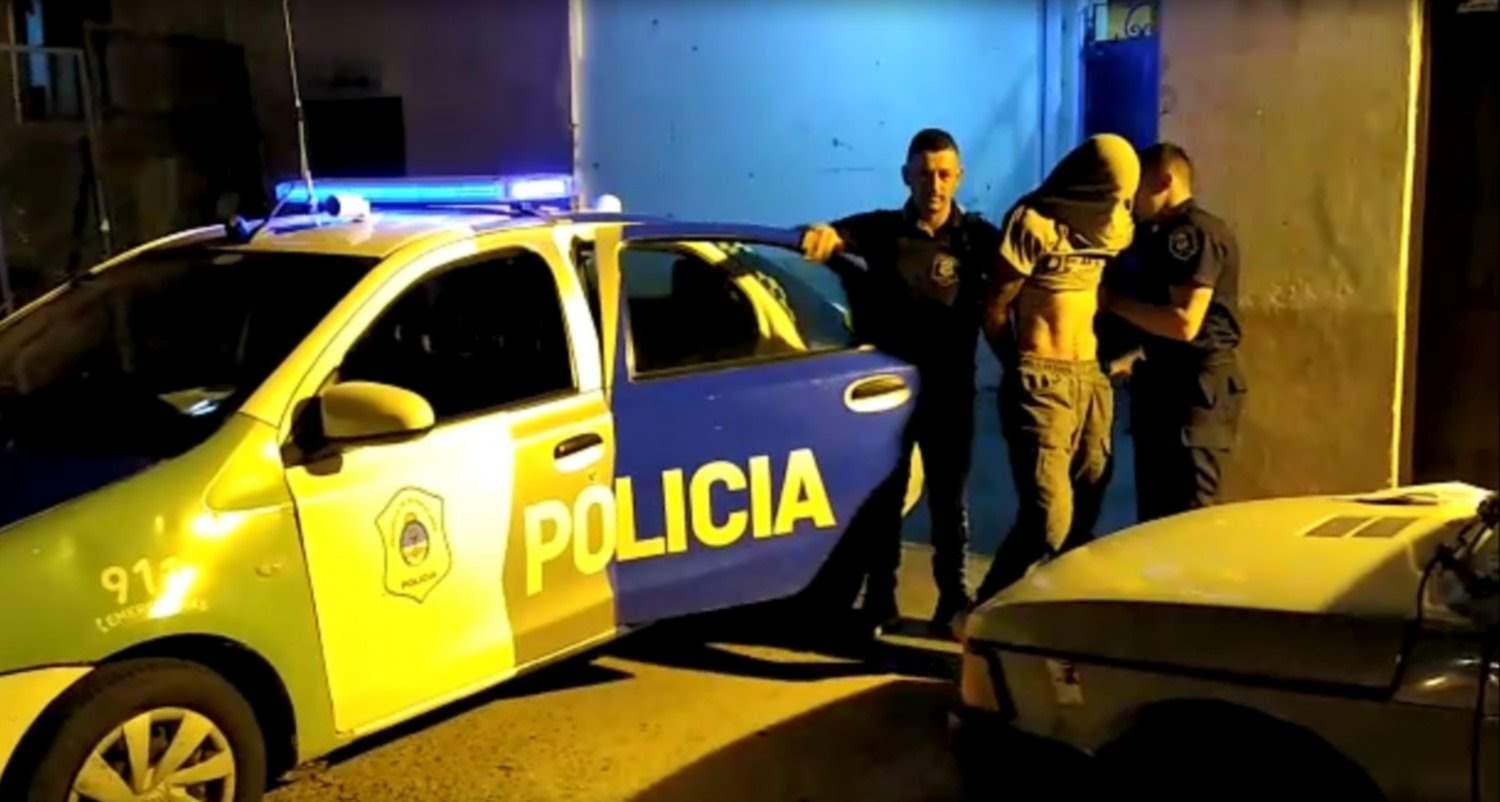 Cae peligroso ladrón en La Plata: le secuestraron una escopeta y una carabina