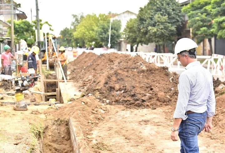 Morón | Avanza la obra de red cloacal para 13 mil viviendas del distrito