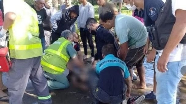 Terrible: se tiró al Río de la Plata para salvar a sus hijos y murió ahogado