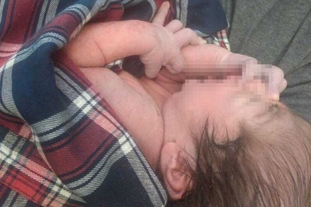 Dejaron tirada en un basural a una beba recién nacida en Morón