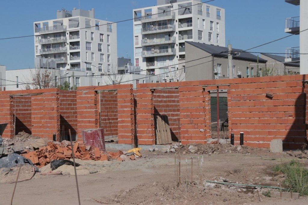 Construyen 40 nuevas viviendas en el barrio Seré de Morón