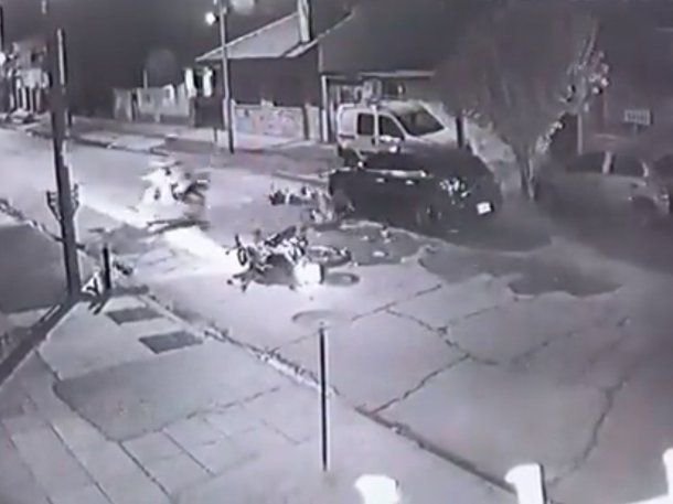fractura expuesta tras huir de motochorros intentó escapar de dos motochorros y chocó contra un auto en Morón