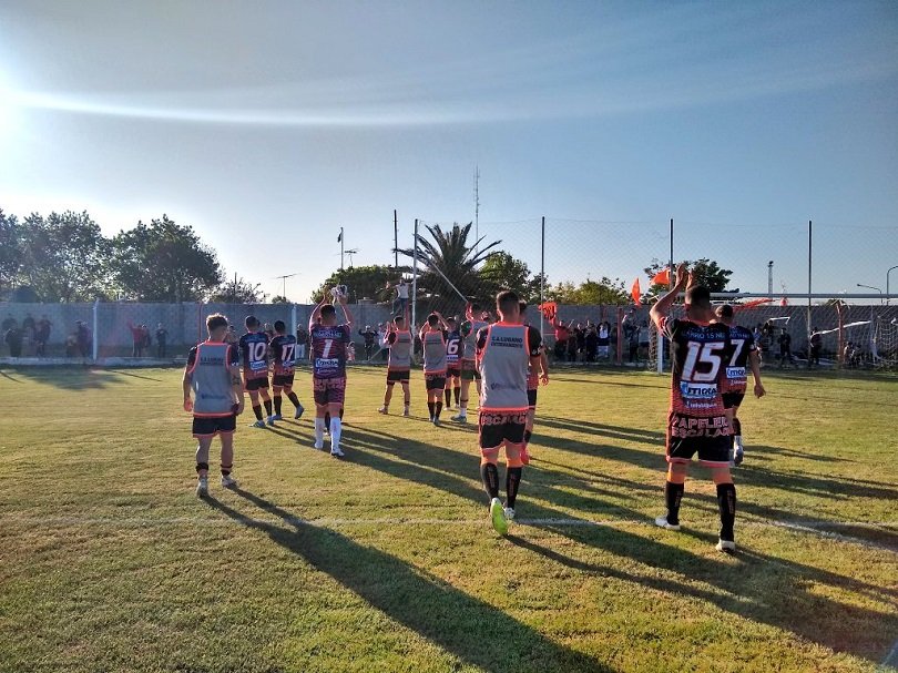 El Naranja El Naranja igualó con Muñiz en el comienzo del Torneo Complemento