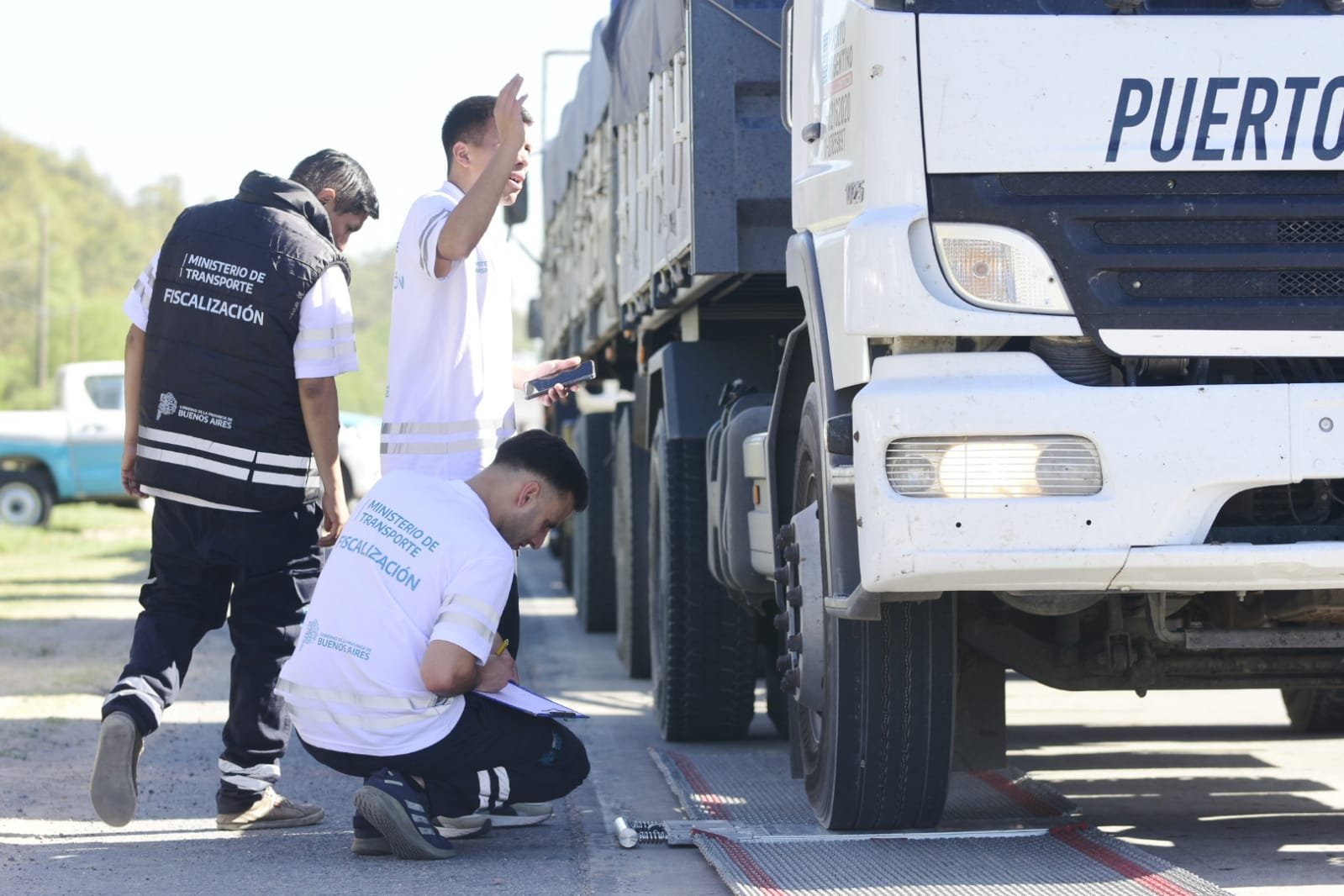 operativos TRANSPORTE INTENSIFICÓ LOS CONTROLES DE CARGAS DE CAMIONES EN CAMPANA