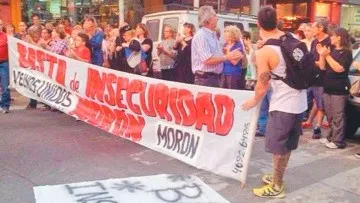 Cansados, los vecinos de Morón se organizaron para hacerle frente a la ola de inseguridad