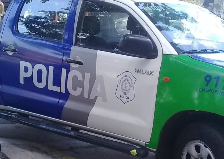 “Motochorros” roban a punta de pistola a dos personas en Merlo: un detenido