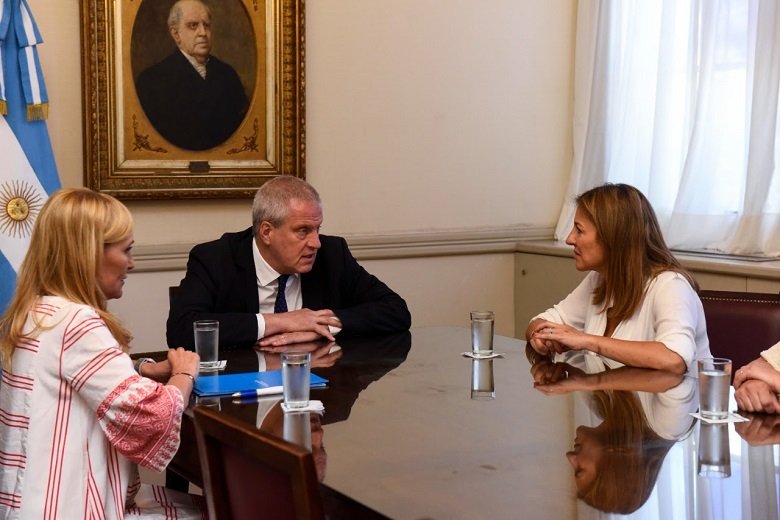 Jaime Percyzk Se firmó un convenio para que CABA sume más horas de clase a las escuelas primarias
