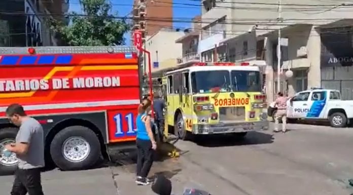 Bomberos de Morón recorrerán El Palomar para regalarles juguetes y golosinas a los niños