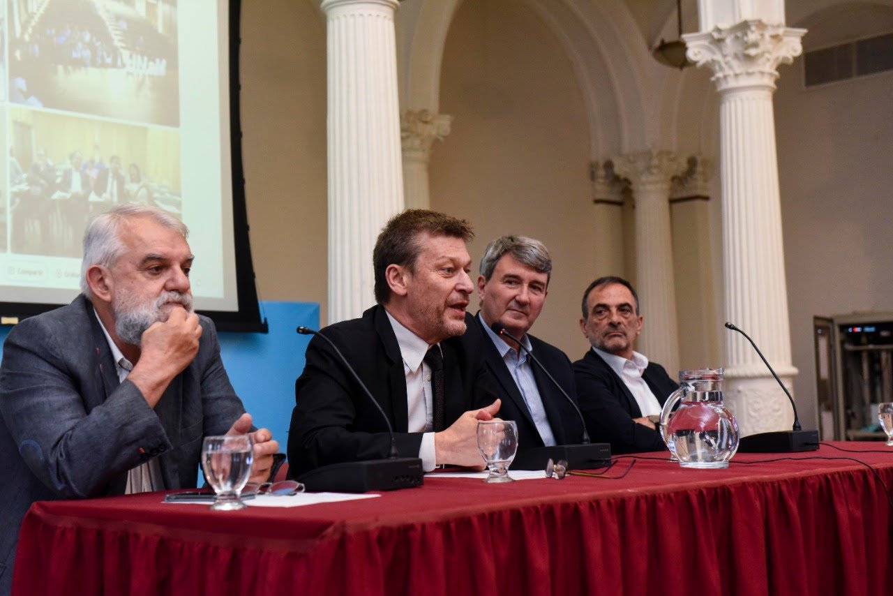 Educación entregó diplomas a equipos de Universidades que realizaron curso de gestión de Simulación Clínica