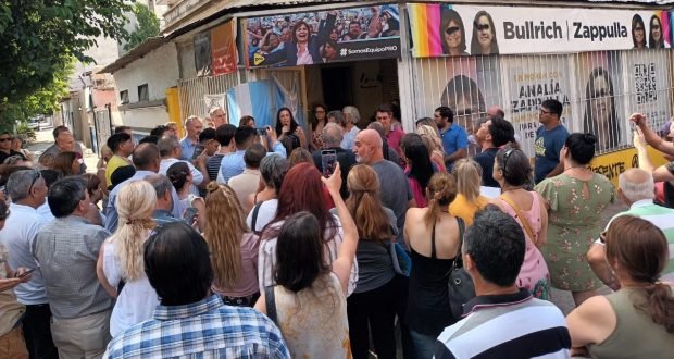 senador Referentes de Bullrich acompañaron la restauración del local vandalizado en Morón: «Estamos en el camino correcto»