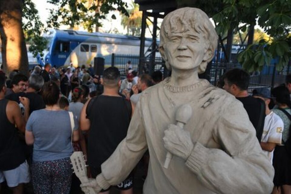 San Martín Inauguraron una escultura de Sokol en su Hurlingham natal