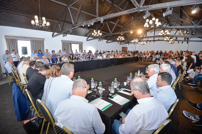 Axel Kicillof La Provincia presentó la tercera convocatoria del programa Arriba Parques