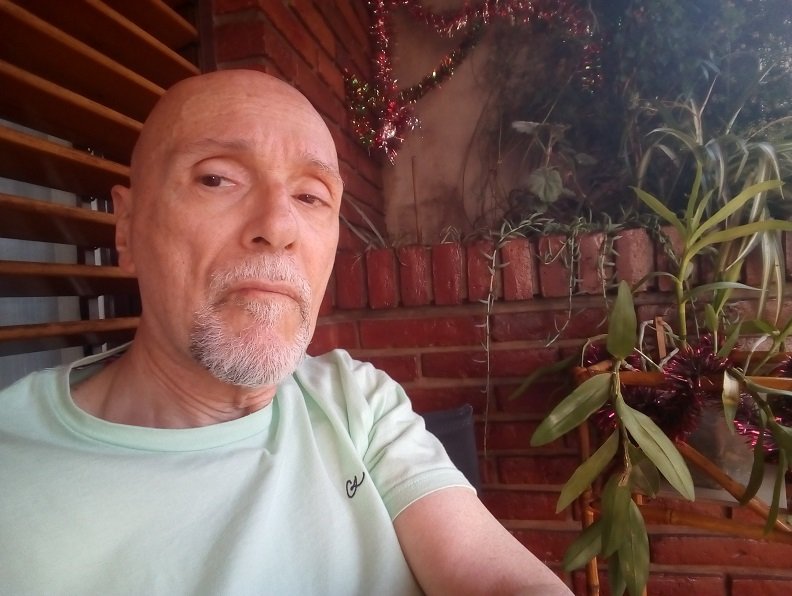 Rolando Revagliatti Columna literaria: Habla Gloria