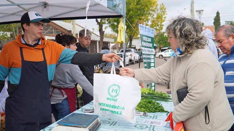 Volvió el Mercado Bonaerense a Merlo