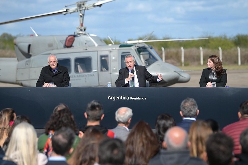 Moreno pondrá en funcionamiento un Aeropuerto