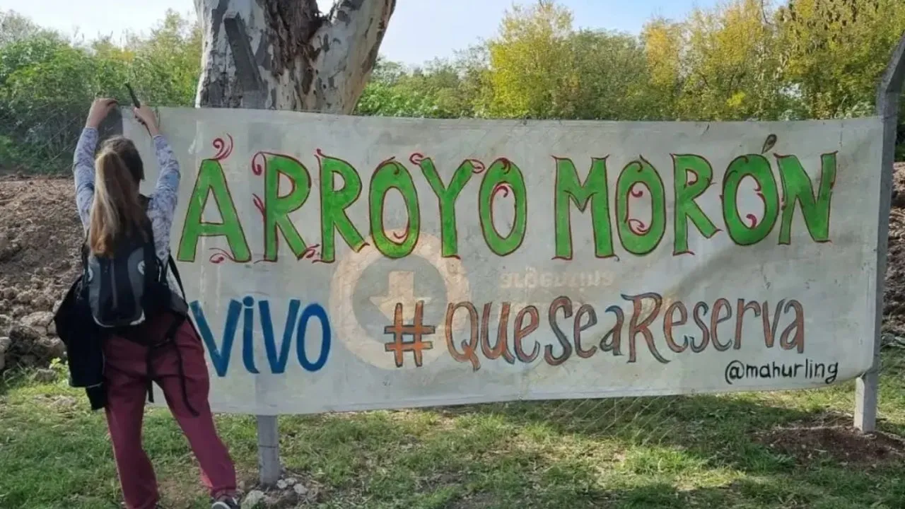 afiches y pegatinas Corte y semaforazo en Hurlingham por el medioambiente