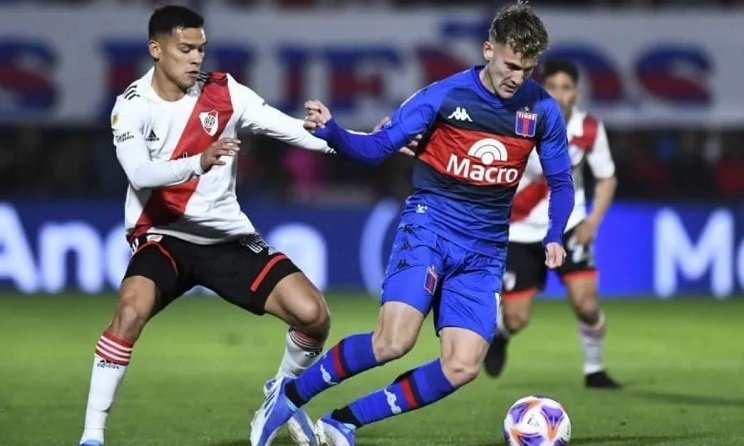 Colidio.River acordó por Colidio, Auzqui al ciclón y Racing va por Leo Godoy. 