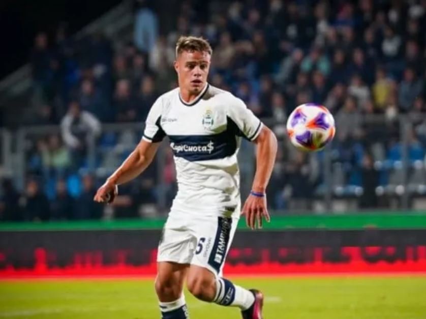 Miramón se va del lobo y Unión cerca de cerrar un central.