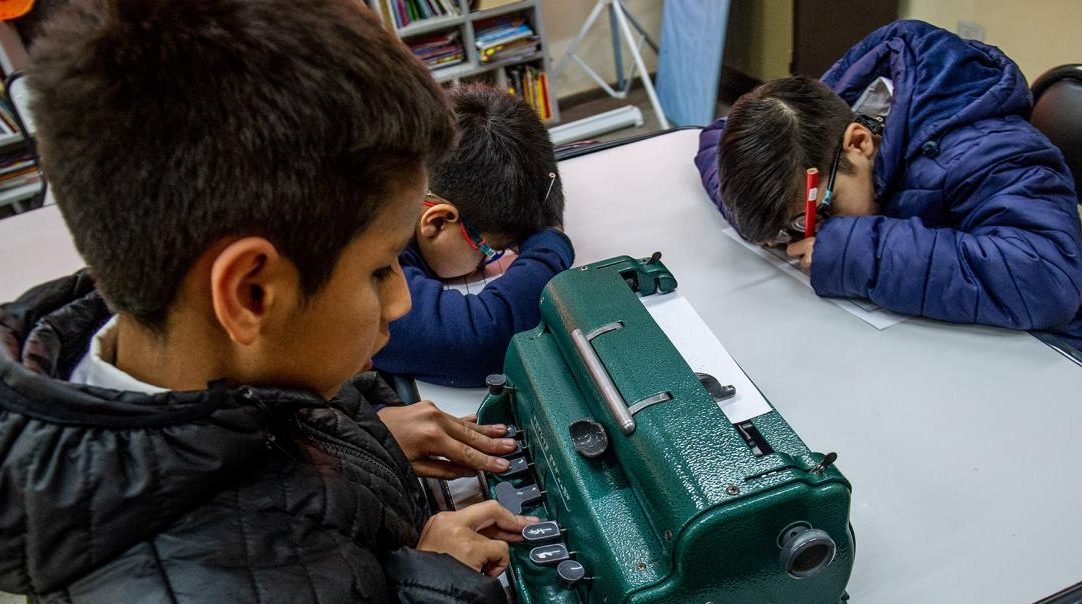 Discapacidad. Día del maestro, vocación, compromiso y una elección de vida en el Centro Educativo Integral Nº 50 "San Juan Pablo II"