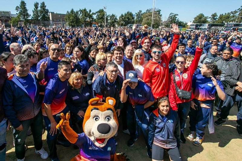 Miles de deportistas y artistas de la Capital Nacional del Deporte Social tuvieron su celebración de despedida en el Polideportivo Alberto Balestrini.