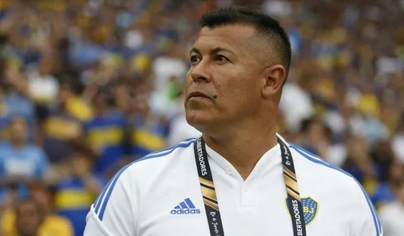 Jorge Almirón. Lo que le cuestiona el hincha de Boca.