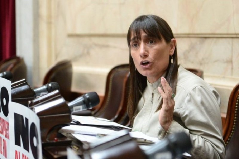 Romina Del Plá criticó a Juntos por el Cambio y La Libertad Avanza asegurando que “los iguala el derechismo”.