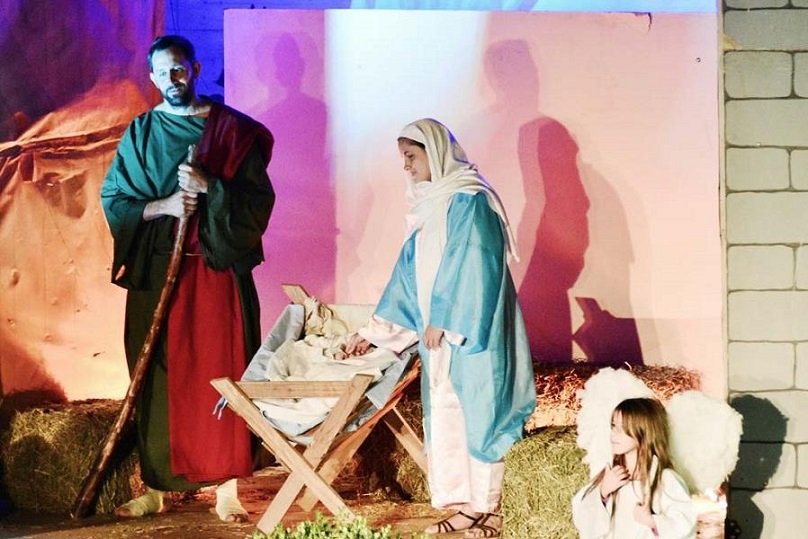 Feria navideña y pesebre viviente en Marcos Paz.