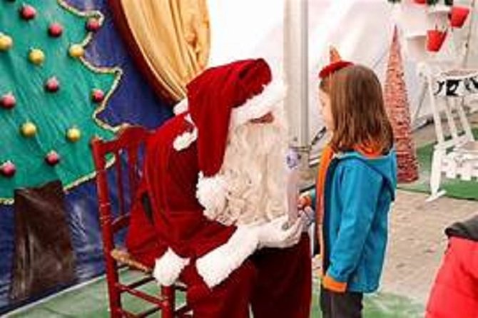 Papá Noel, sorteos y feria de artesanos