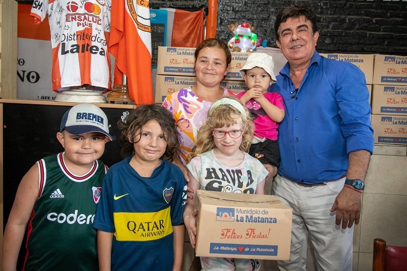 Cajas navideñas. Entrega a más  de 200 mil familias. 