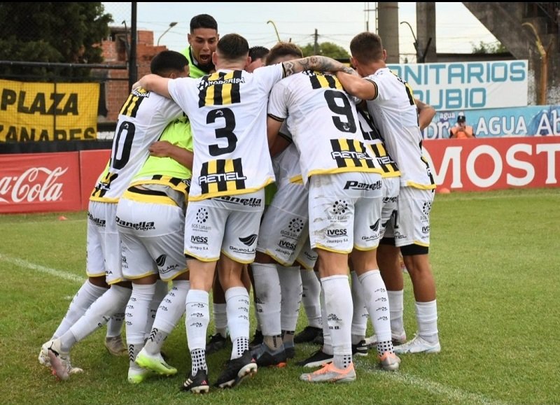 Almirante Brown obtuvo su primer triunfo en el año