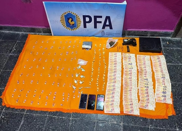 Drug. Argentine Federal Police dismantled a drug bunker.
