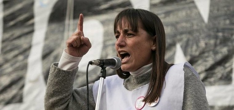 Romina. “Todos los Gobiernos vaciaron el sistema educativo”.